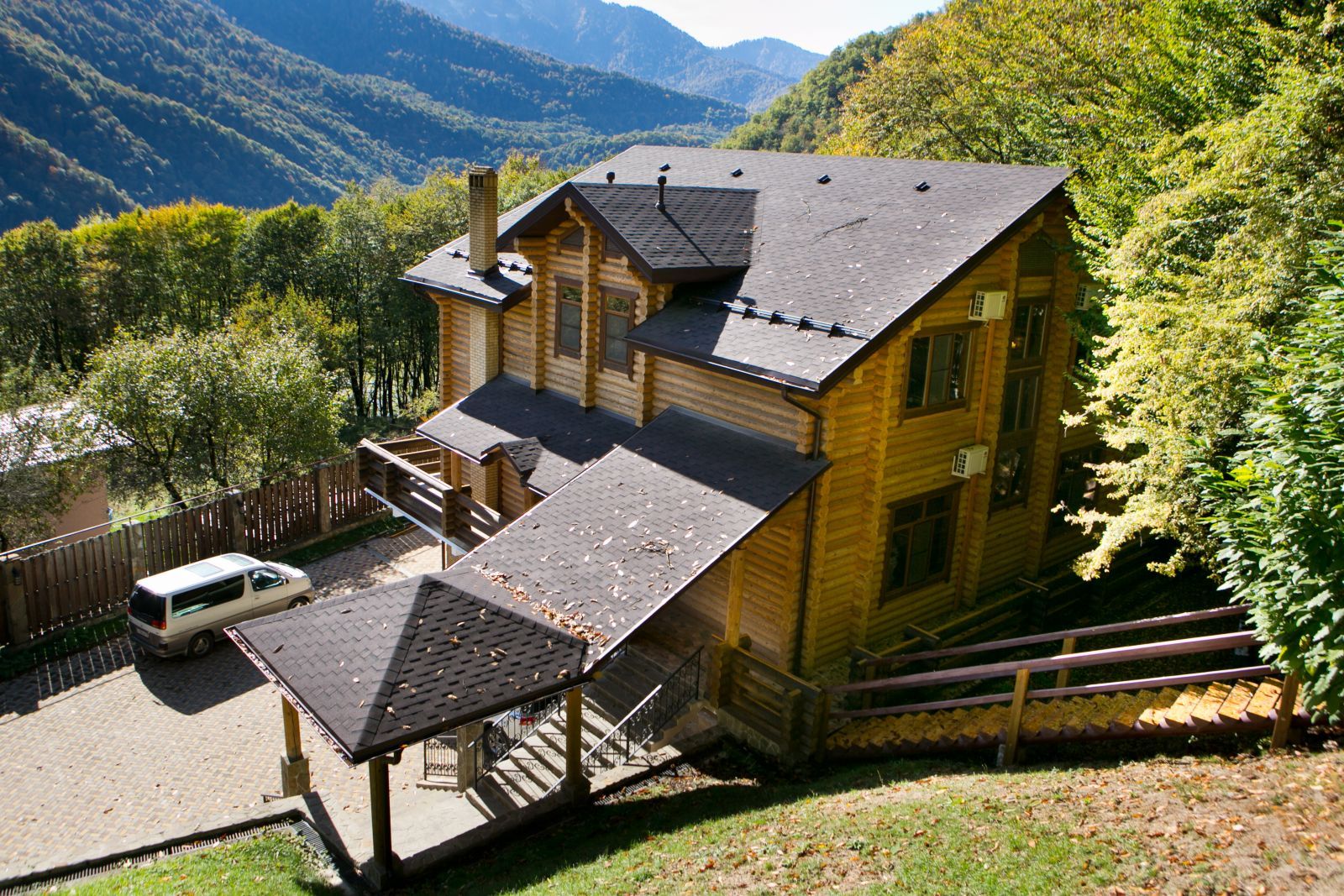 дом в горах кавказа